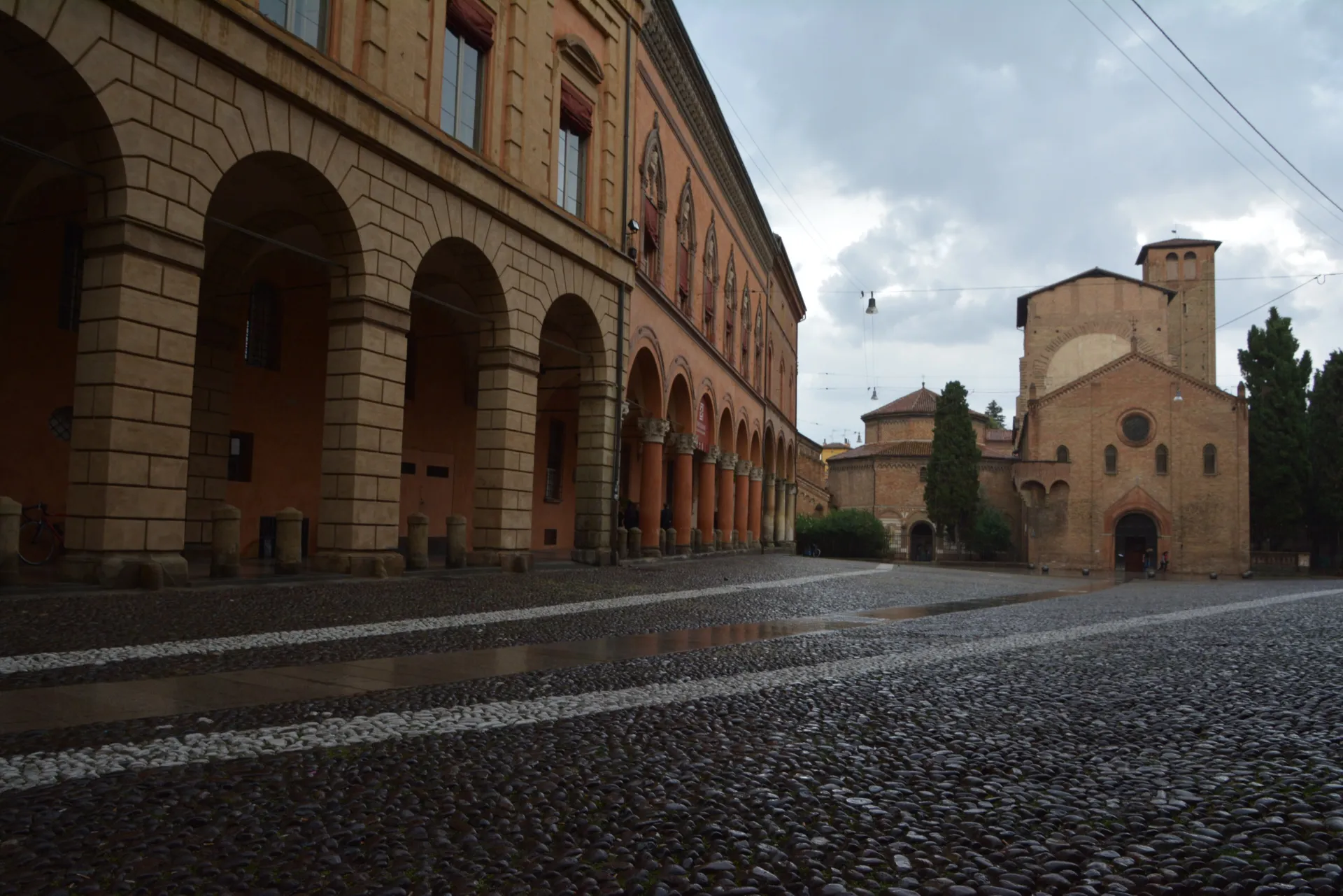 Piazza Santo Stefano durante il temporale