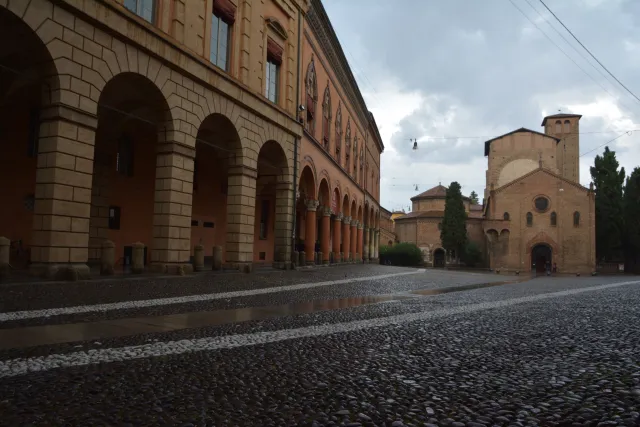 Piazza Santo Stefano durante il temporale