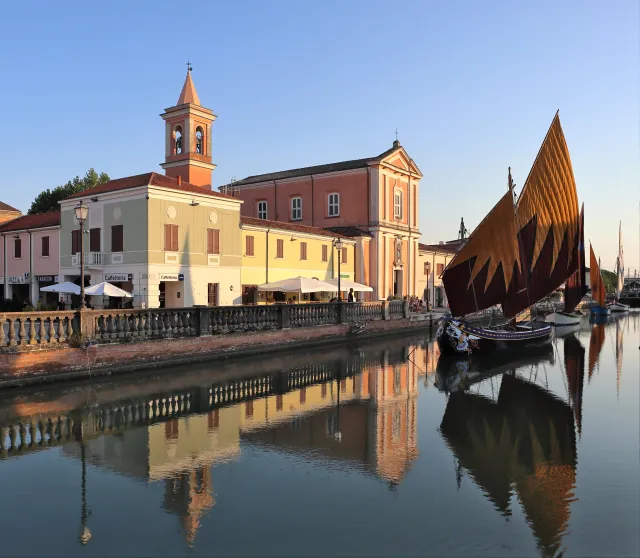 Tramonto sul porto canale di Cesenatico
